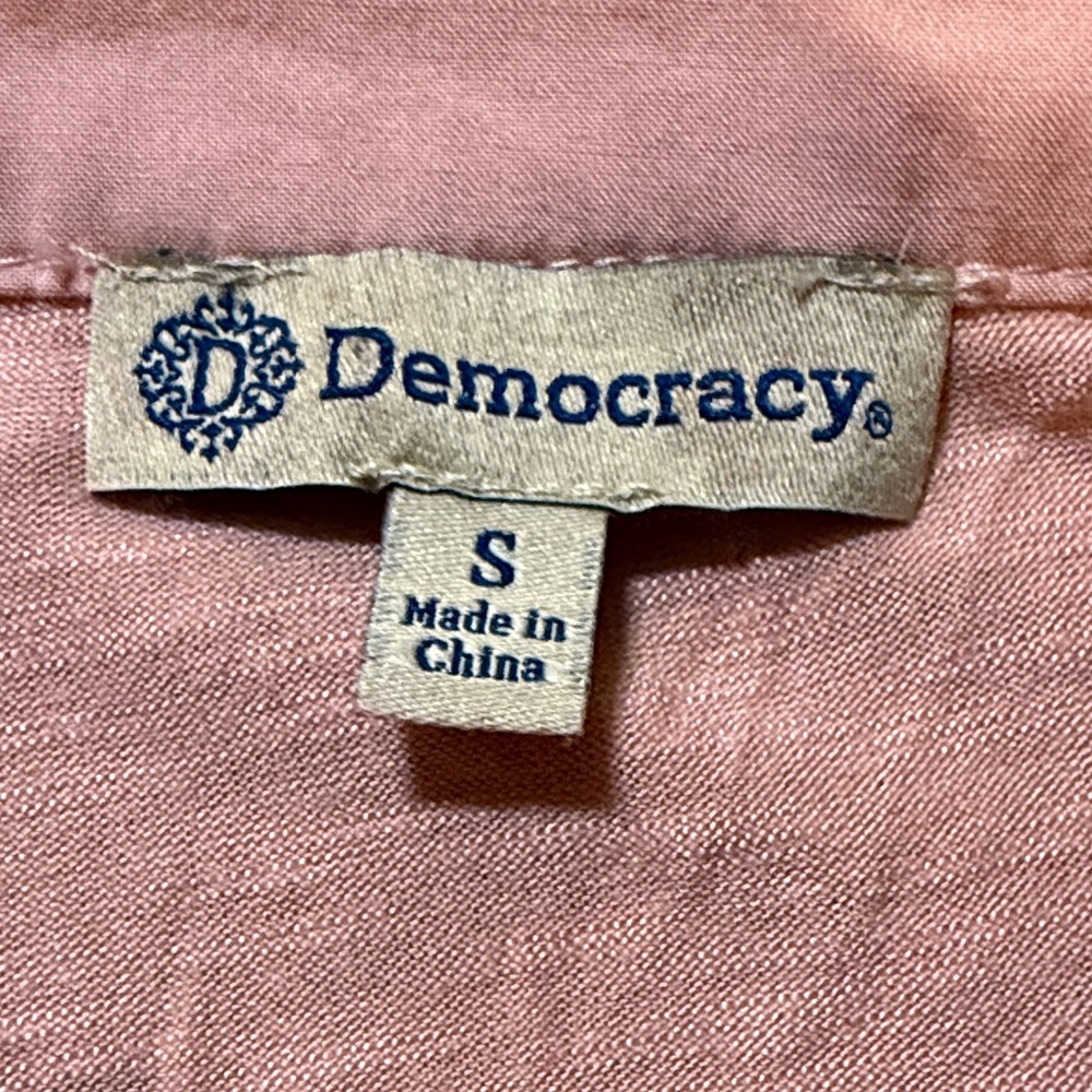 Democracy Coral Button-Up Blouse - Picture 2 of 7